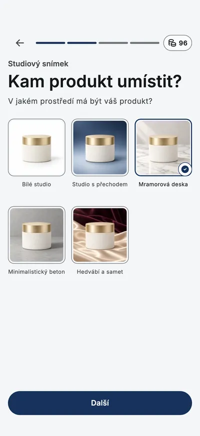 Aplikace se ptá, kde má být produkt nafocený, a nabízí náhledy scén na výběr.
