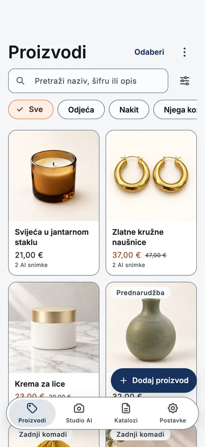 Zaslon Proizvodi u aplikaciji: mreža proizvoda s fotografijama, cijenama i filtrima kategorija.