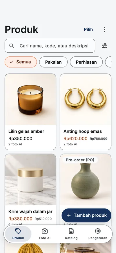 Layar Produk di aplikasi: grid produk dengan foto, harga, dan filter kategori.