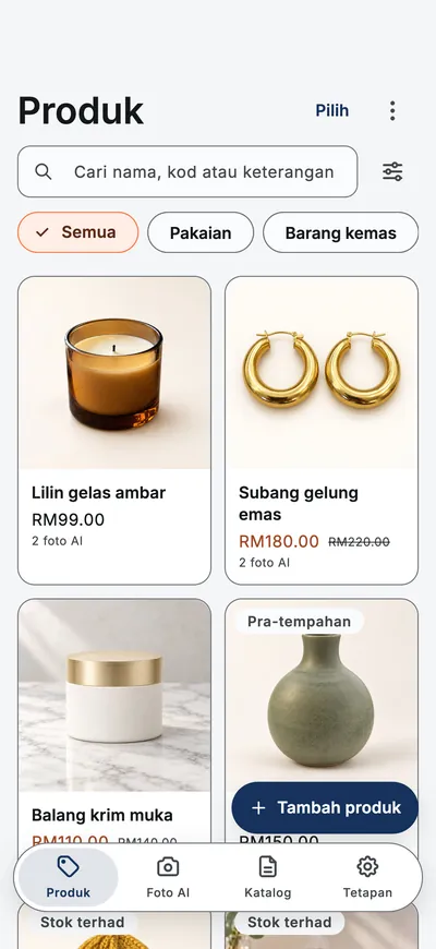 Skrin Produk dalam apl: grid produk dengan foto, harga dan penapis kategori.