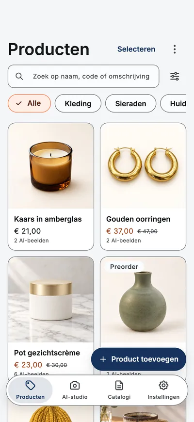 Het scherm Producten in de app: een raster van producten met foto’s, prijzen en categoriefilters.