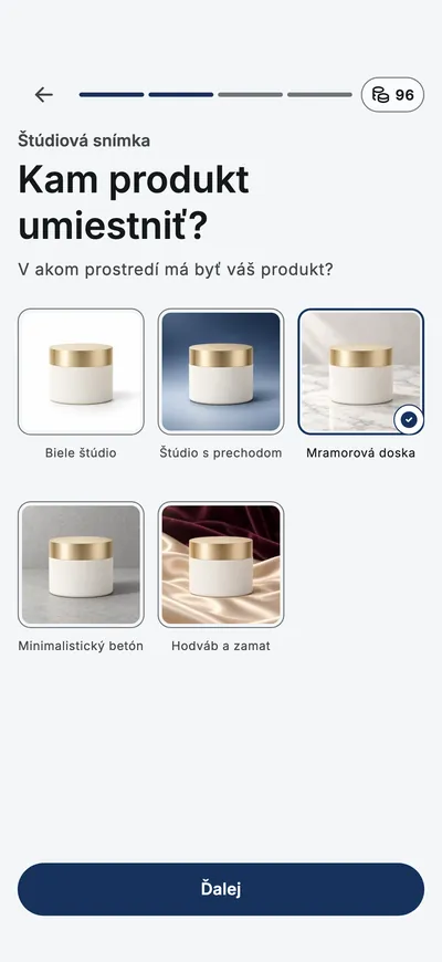 Aplikácia sa pýta, kde má byť produkt nafotený, a ponúka náhľady scén na výber.
